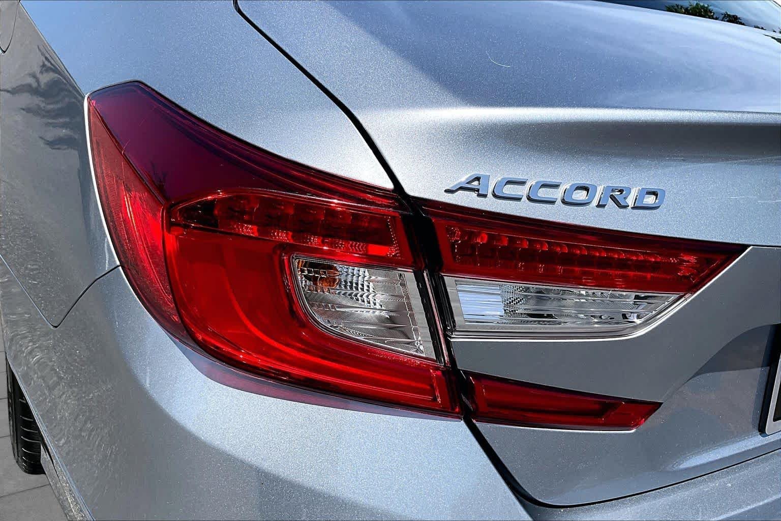 Certified Used 2019 Lunar Silver Metallic Honda EX-L 1.5T image 29