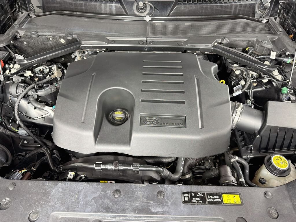 Certified Used 2024 Black Land Rover X-Dynamic SE image 33