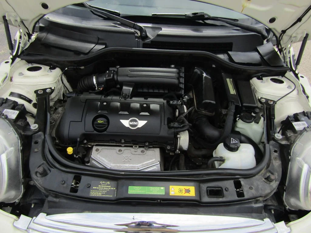 Used 2010 Pepper White MINI Base image 35