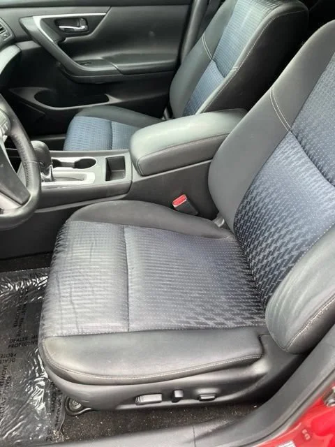 Used 2016 Cayenne Red Nissan 2.5 SV image 12