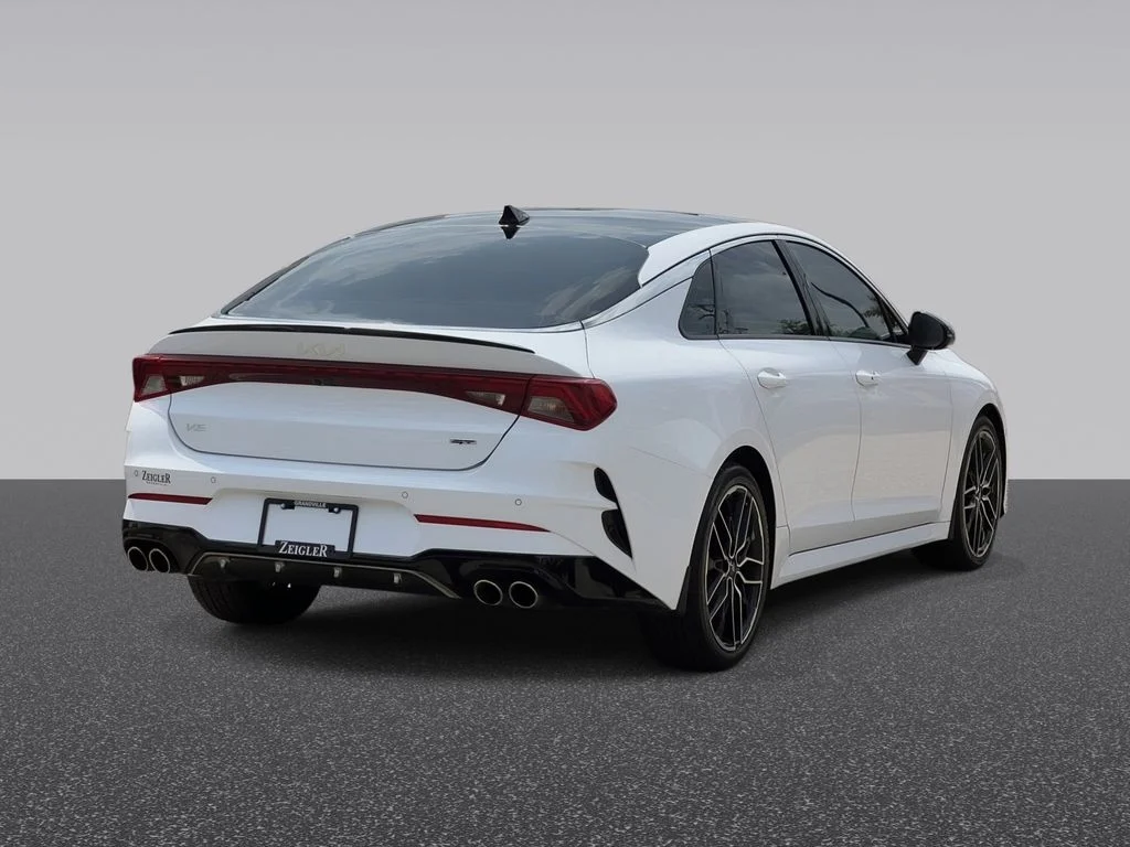 Used 2023 White Kia GT image 3