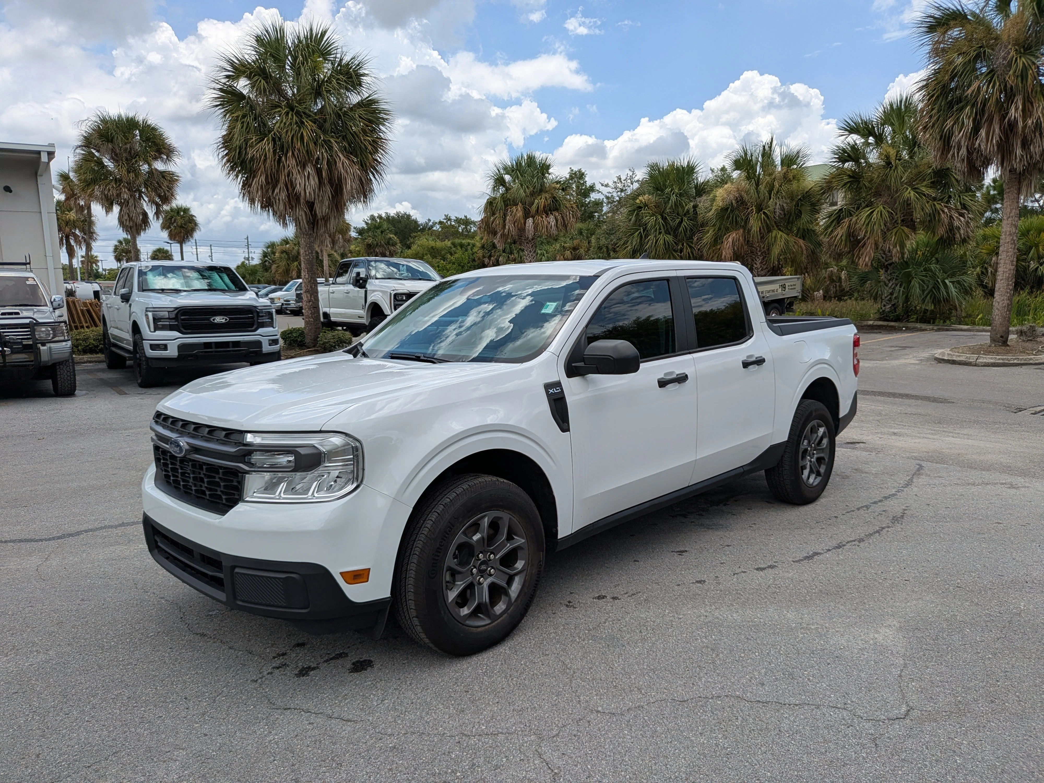 Certified Used 2024 Oxford White Clearcoat Ford XLT image 11