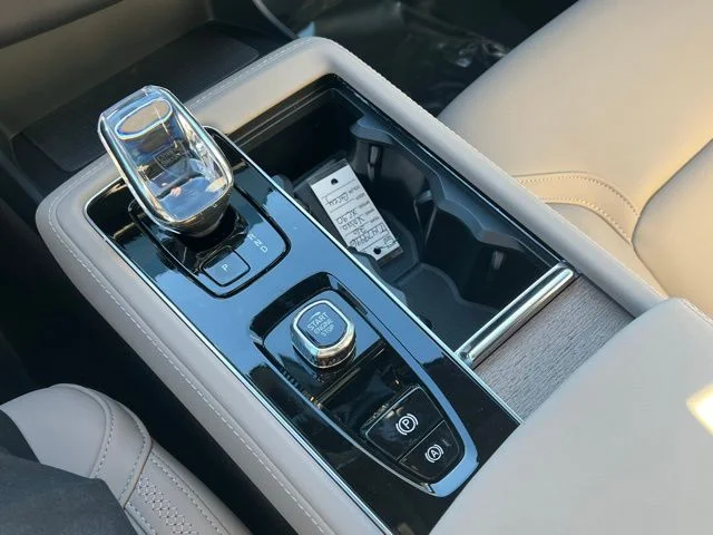 2026 Volvo XC90 Plus - Photo 15