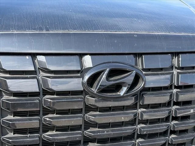 Used 2025 Black Hyundai SE image 22