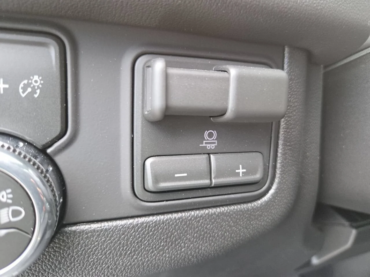 New 2026 Onyx Black GMC Elevation image 11