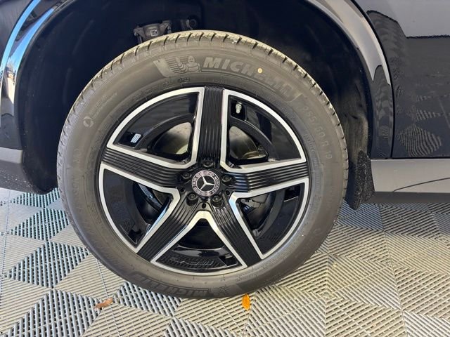 New 2026 Black Mercedes-Benz GLC 300 image 39
