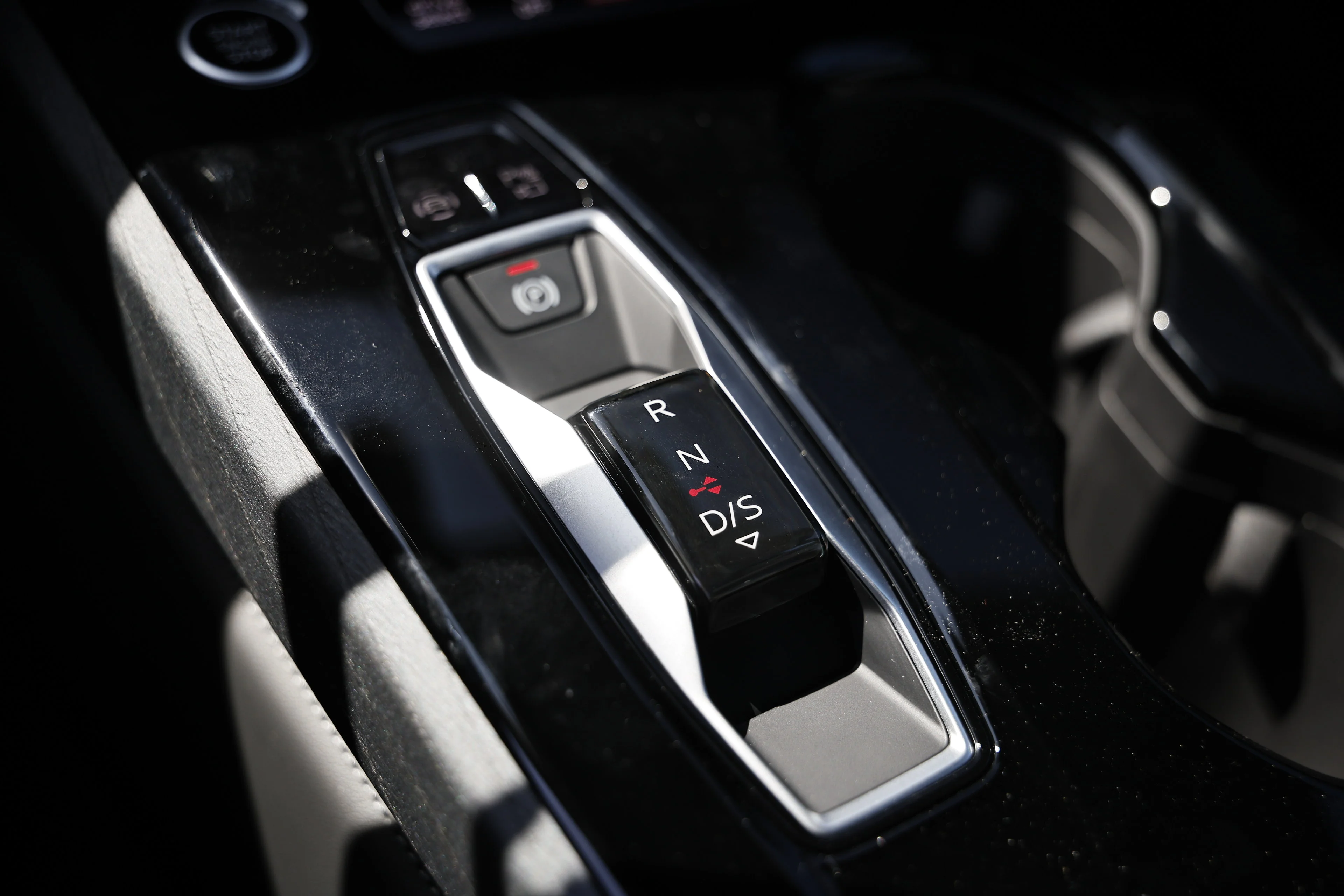 New 2026 Daytona Gray Pearl Effect Audi  image 40