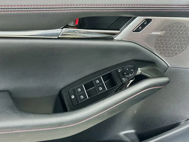 Pre-Owned 2022 Mazda3 Carbon Edition
