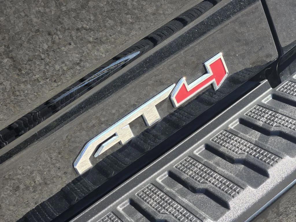 2024 GMC Sierra 2500HD AT4 - Photo 10
