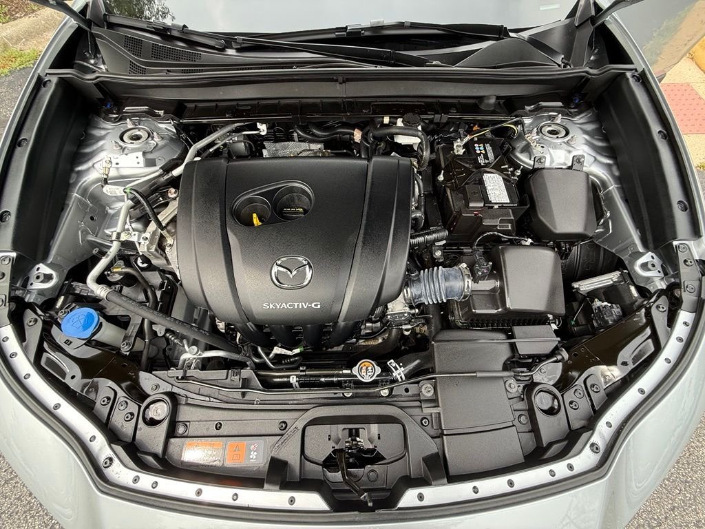 Used 2021 Silver Mazda Preferred image 29
