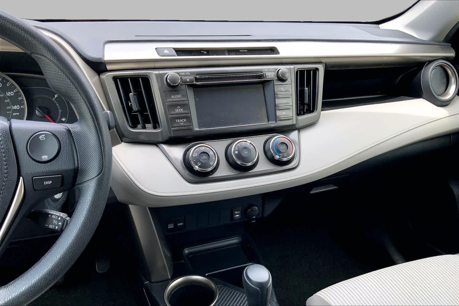 Used 2013 Classic Silver Metallic Toyota LE image 7