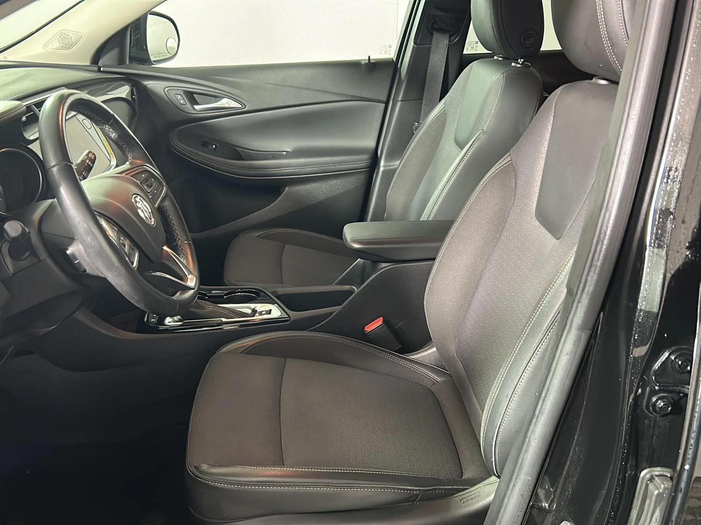 Used 2022 Ebony Twilight Metallic Buick Preferred image 13