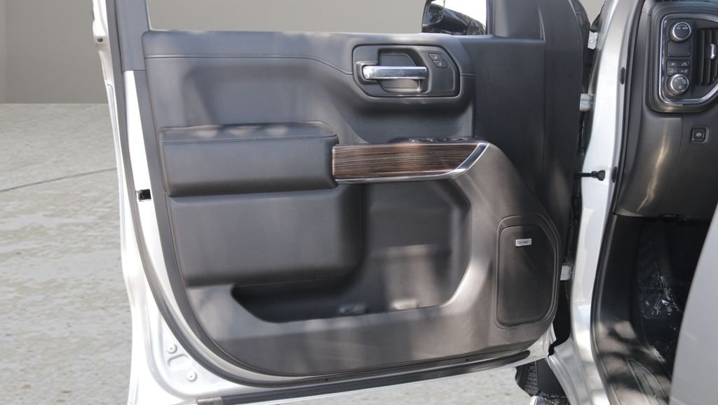 Used 2020 Silver Chevrolet RST image 10