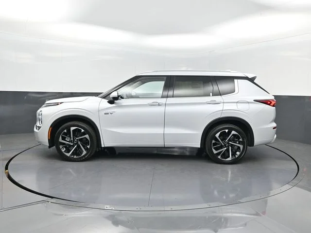 New 2025 White Mitsubishi SEL S-AWC image 3
