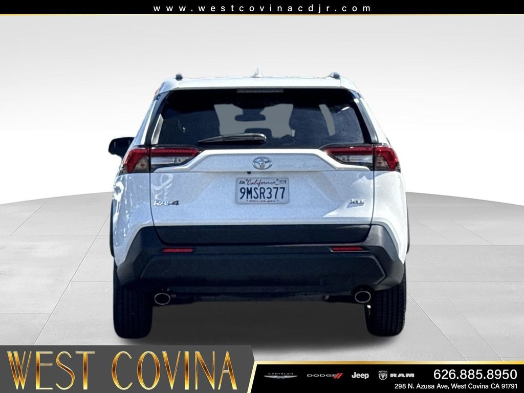 Used 2024 White Toyota XLE image 9
