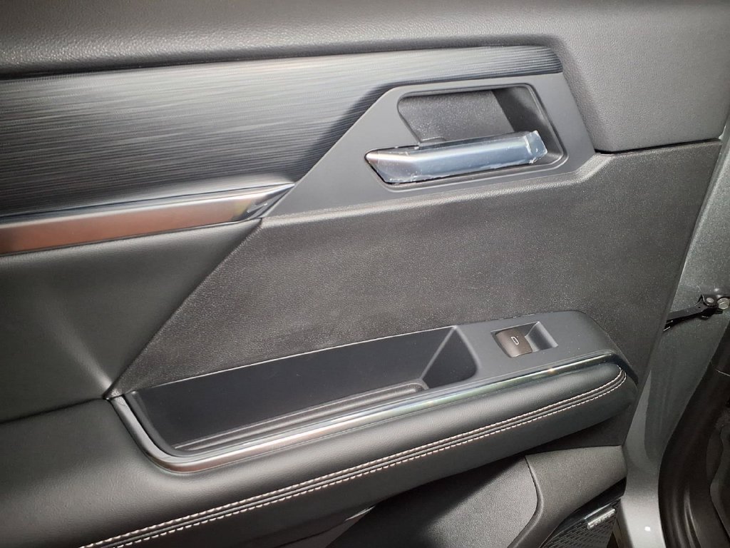 2026 GMC Acadia Elevation - Photo 11