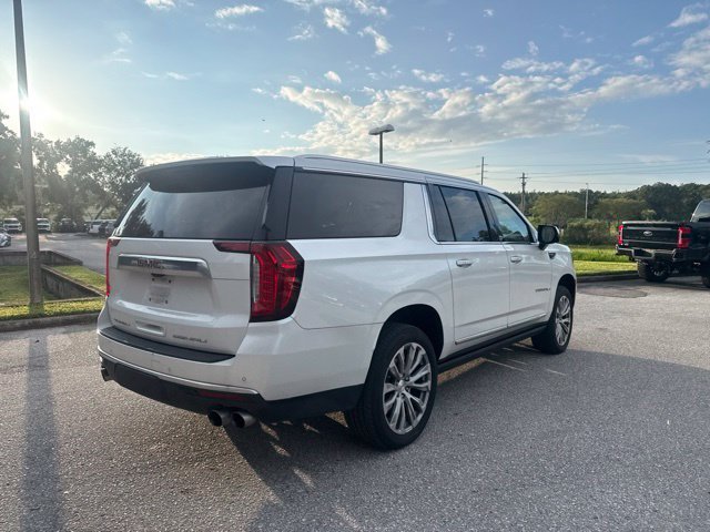 Used 2021 White Frost Tricoat GMC Denali image 5