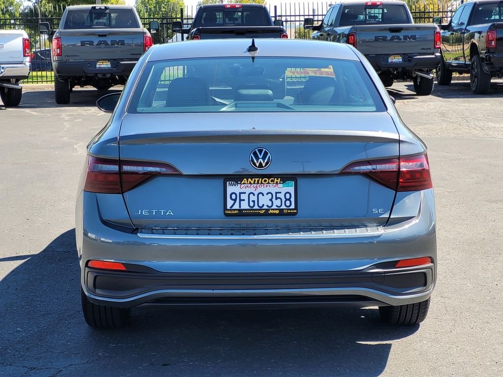 Used 2023 Gray Volkswagen 1.5T SE image 5