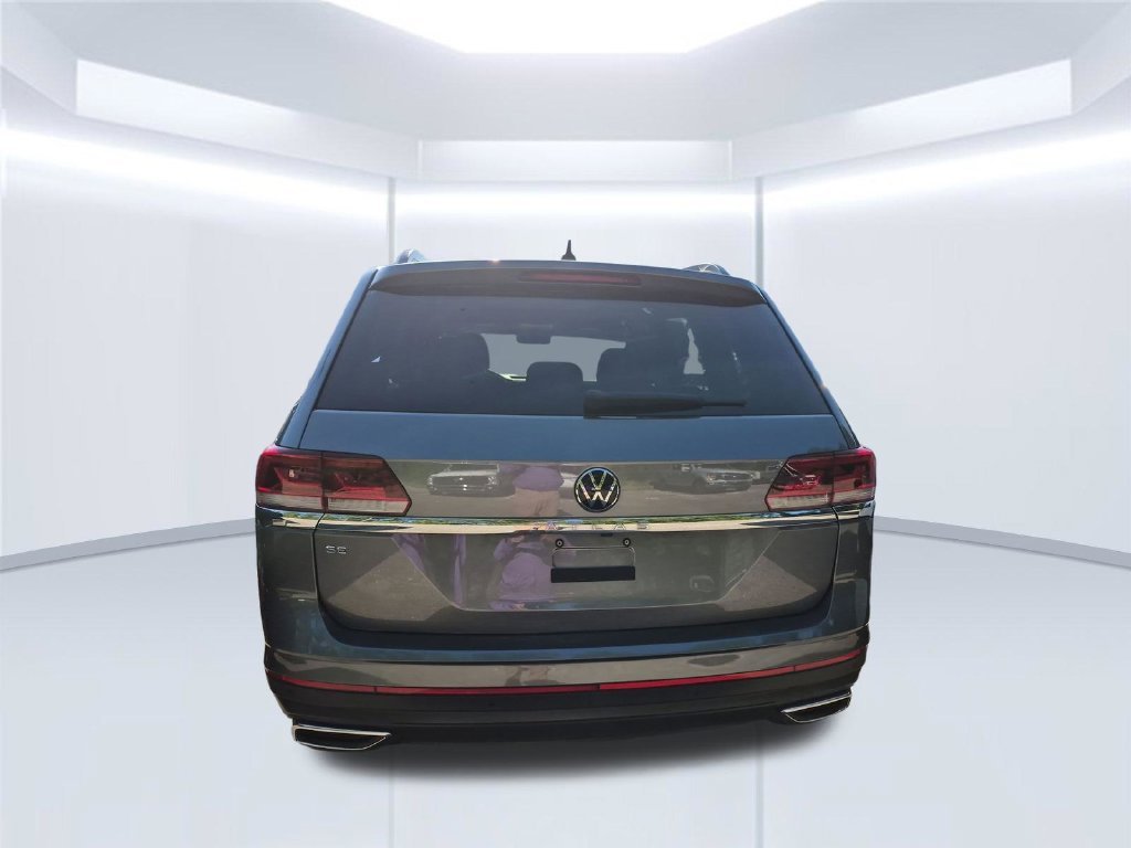 Used 2023 Gray Volkswagen 2.0T SE w/Technology image 2