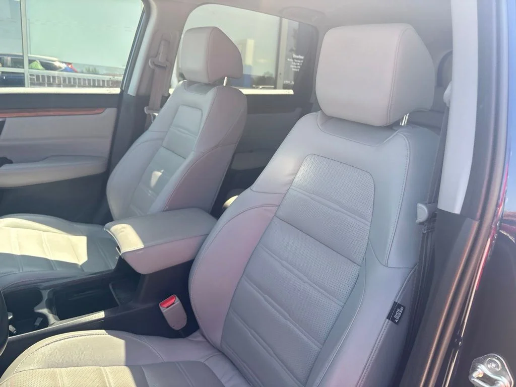 Used 2017 Blue Honda Touring FWD image 11