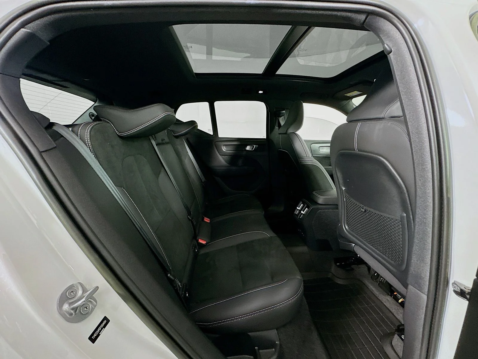 Used 2023 Crystal White Volvo Ultimate image 28