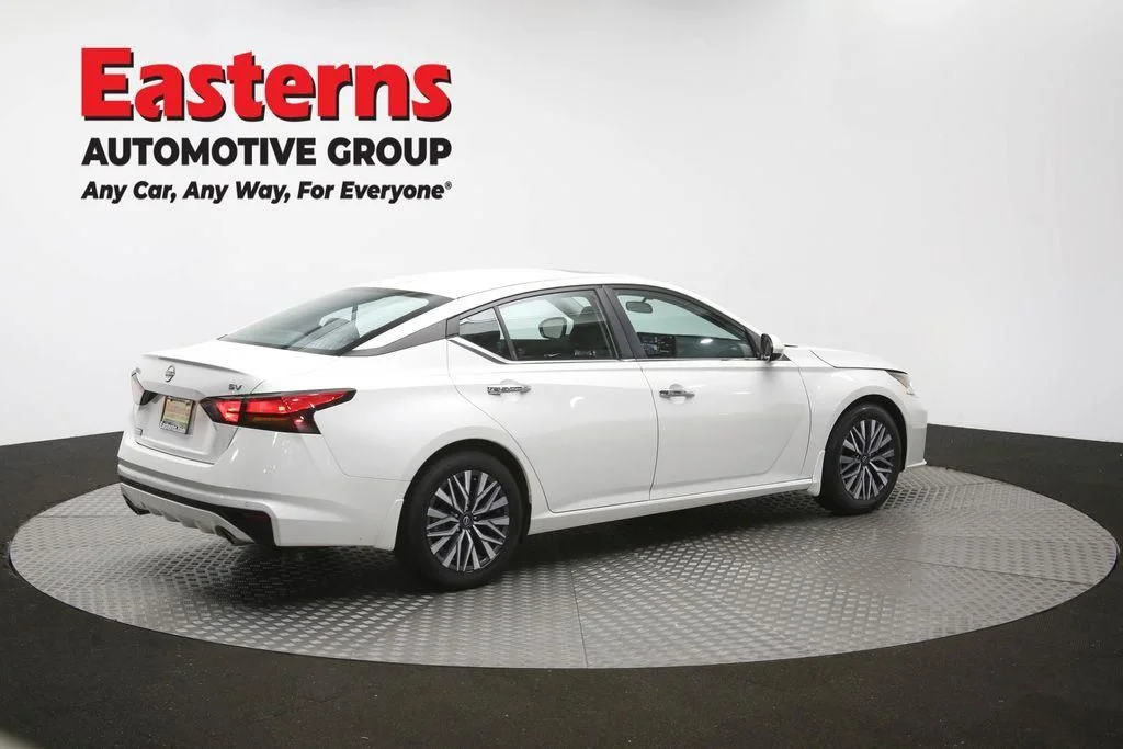 Used 2024 White Nissan 2.5 SV image 45