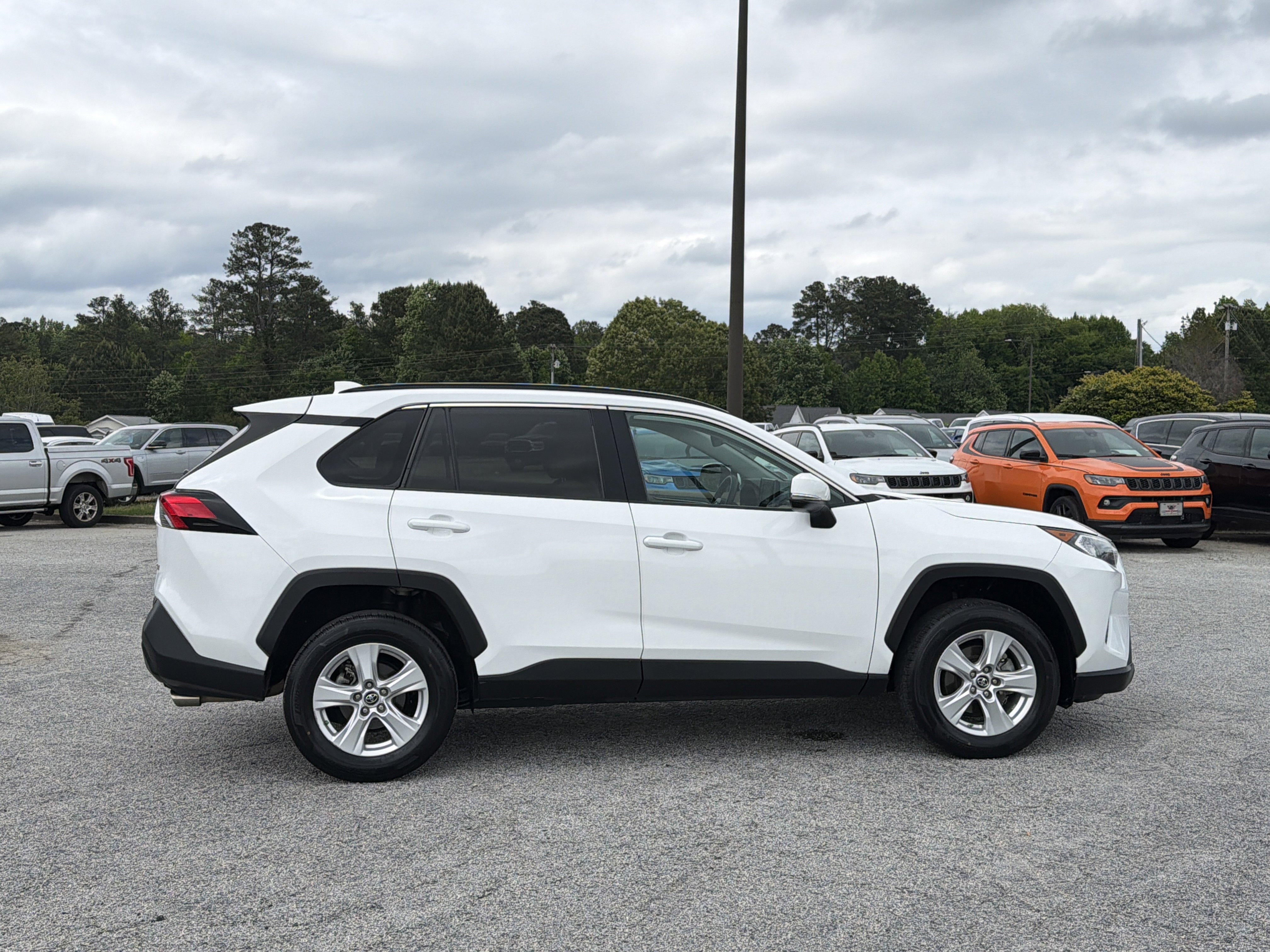 Used 2019 Super White Toyota XLE image 9