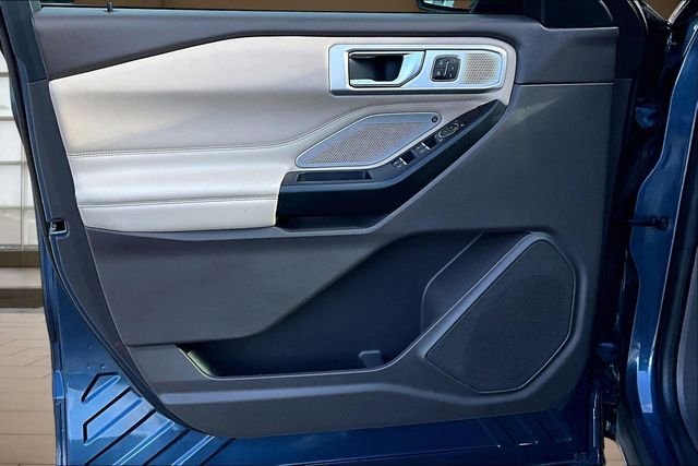 Used 2020 Blue Ford Platinum image 22