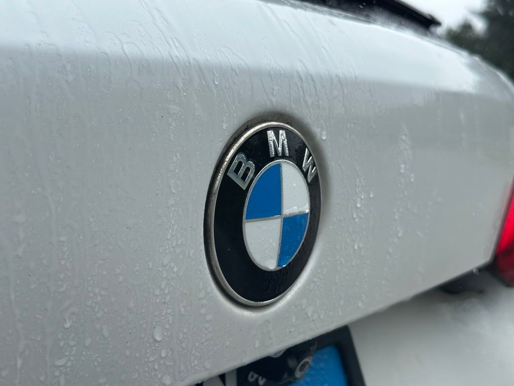 Used 2019 Mineral White Metallic BMW xDrive40i image 13