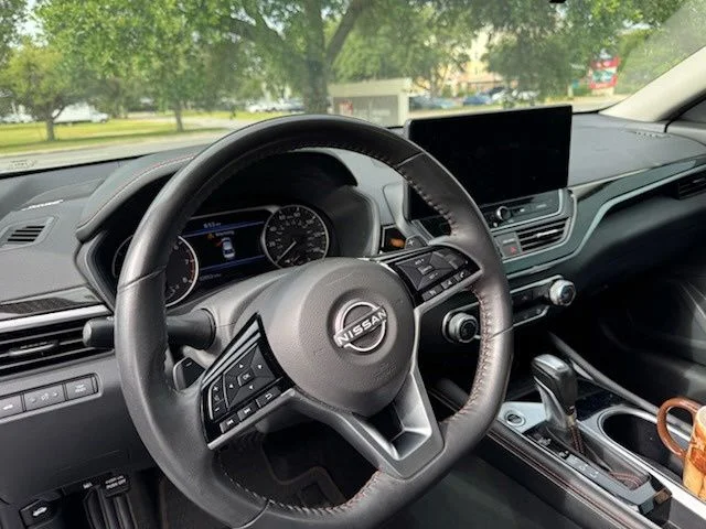 Used 2023 Silver Nissan 2.5 SR image 15