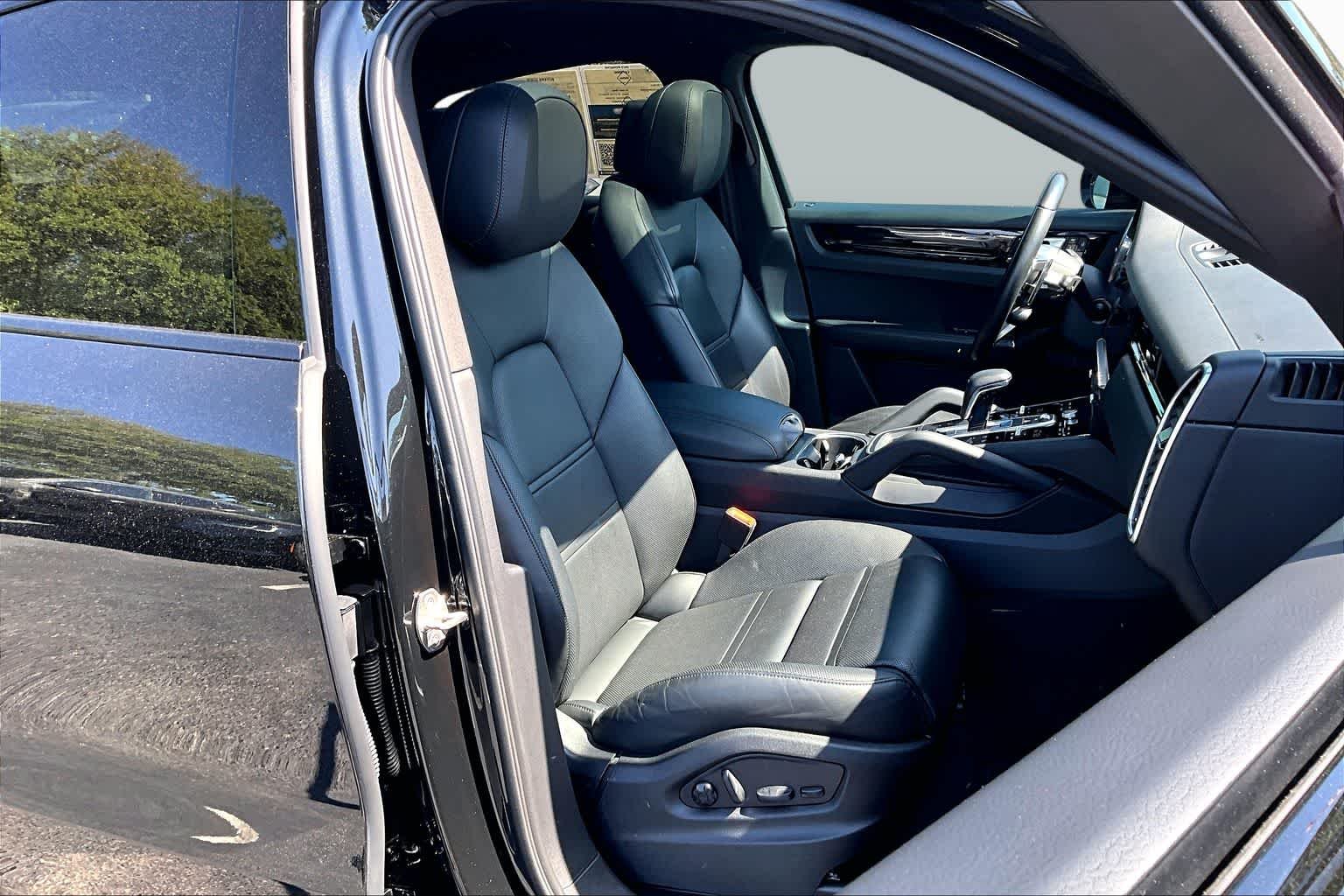 Used 2023 Chromite Black Metallic Porsche  image 9
