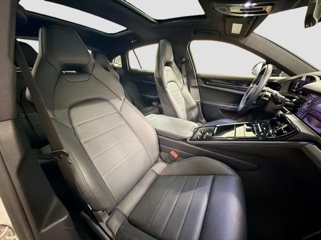 Used 2025 White Porsche 4 image 29