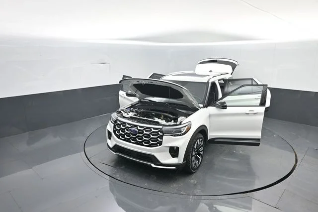 New 2026 Star White Metallic Tri-Coat Ford Platinum™ image 37