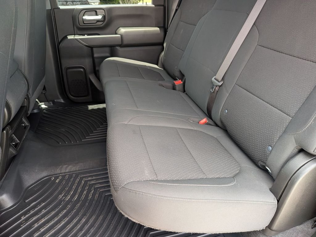 Used 2022 White Chevrolet Custom image 23