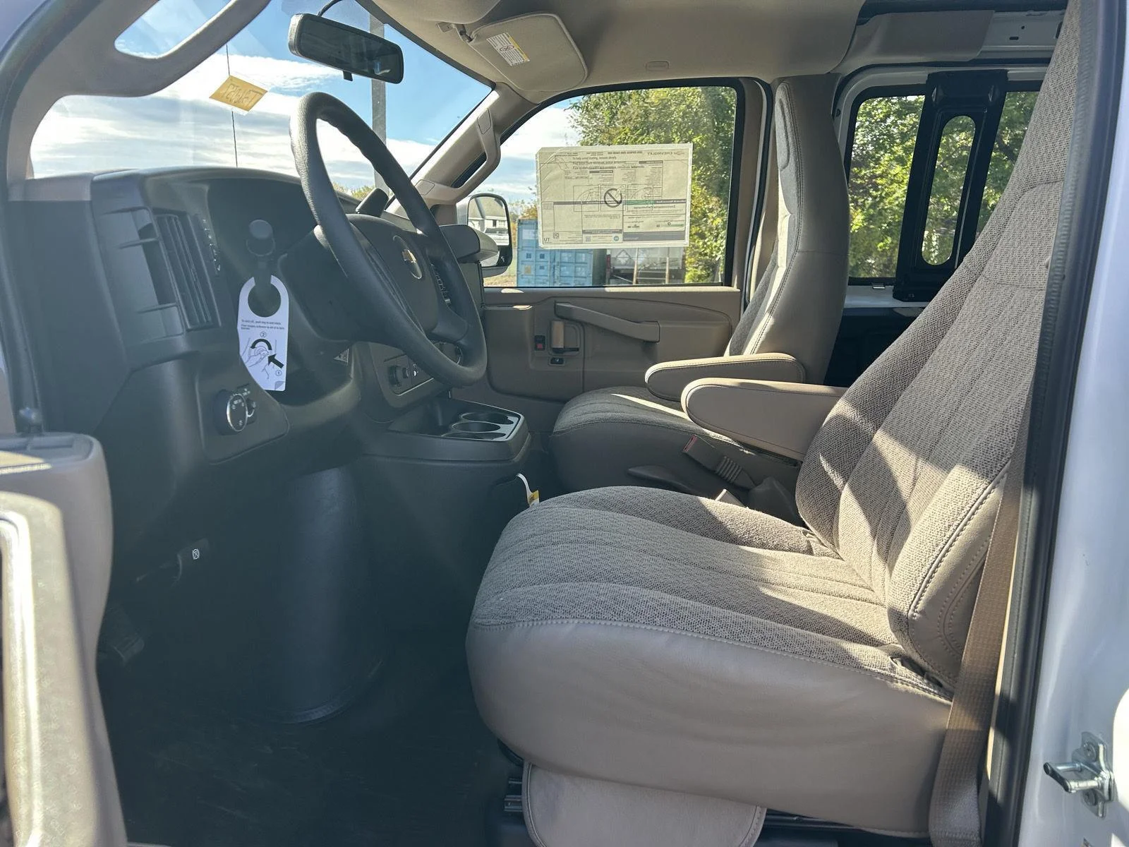 2025 Chevrolet Express Cargo Work Van - Photo 15