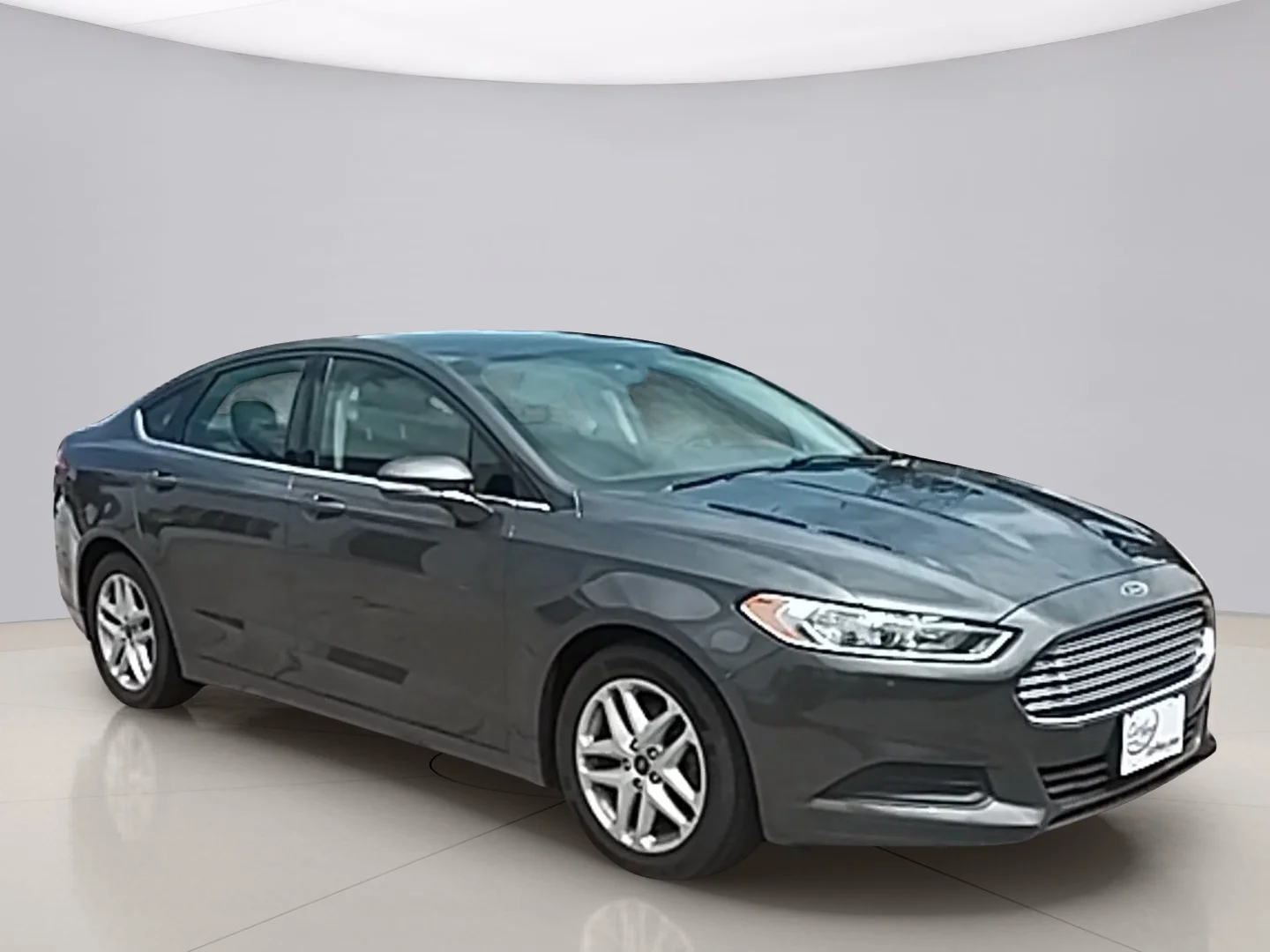 Used 2016 Gray Ford SE image 7