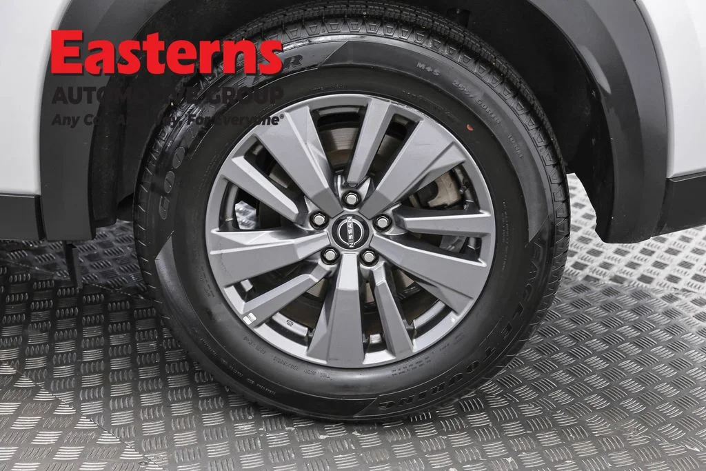 Used 2025 Silver Nissan SV image 34
