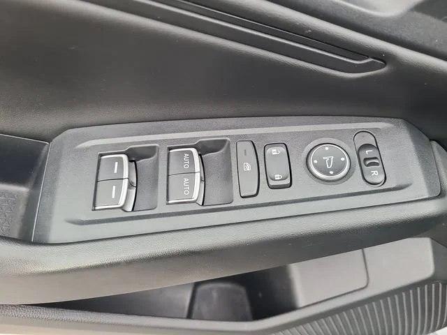 Used 2025 Gray Honda SE image 18