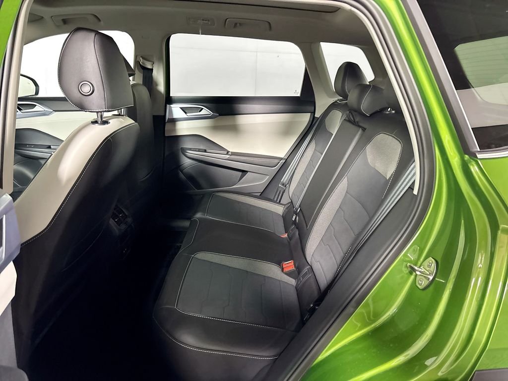 New 2026 Bright Moss Green Metallic Volkswagen 1.5T SE image 20