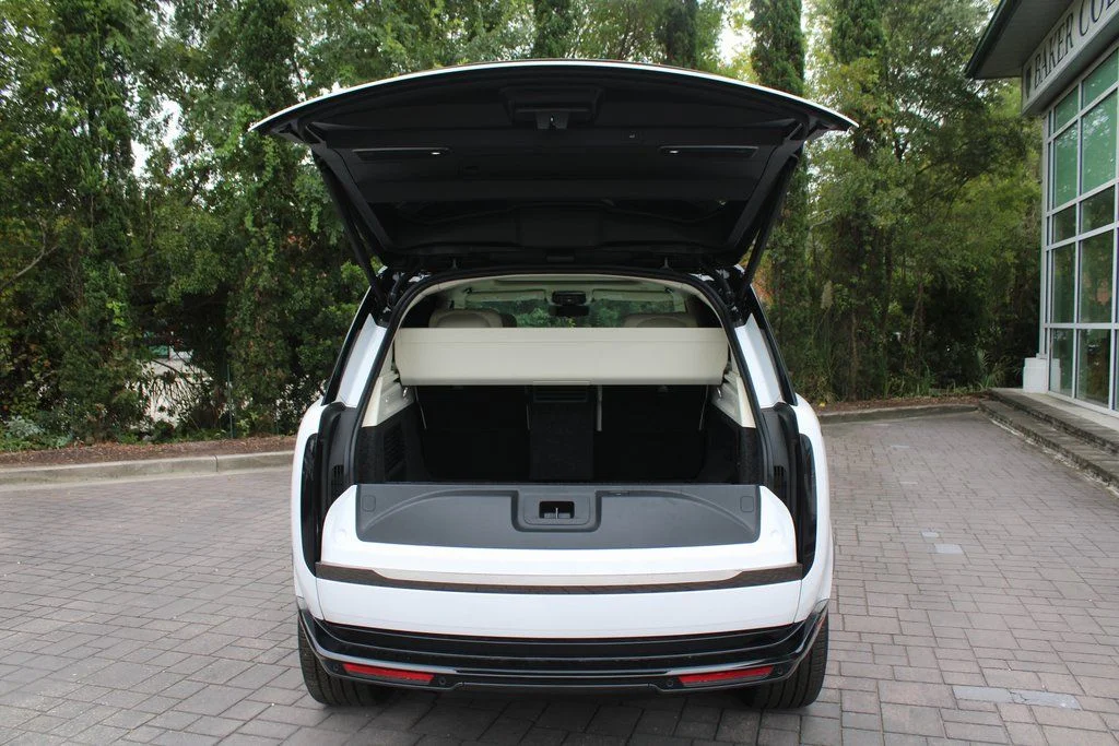 2024 Land Rover Range Rover SV - Photo 9