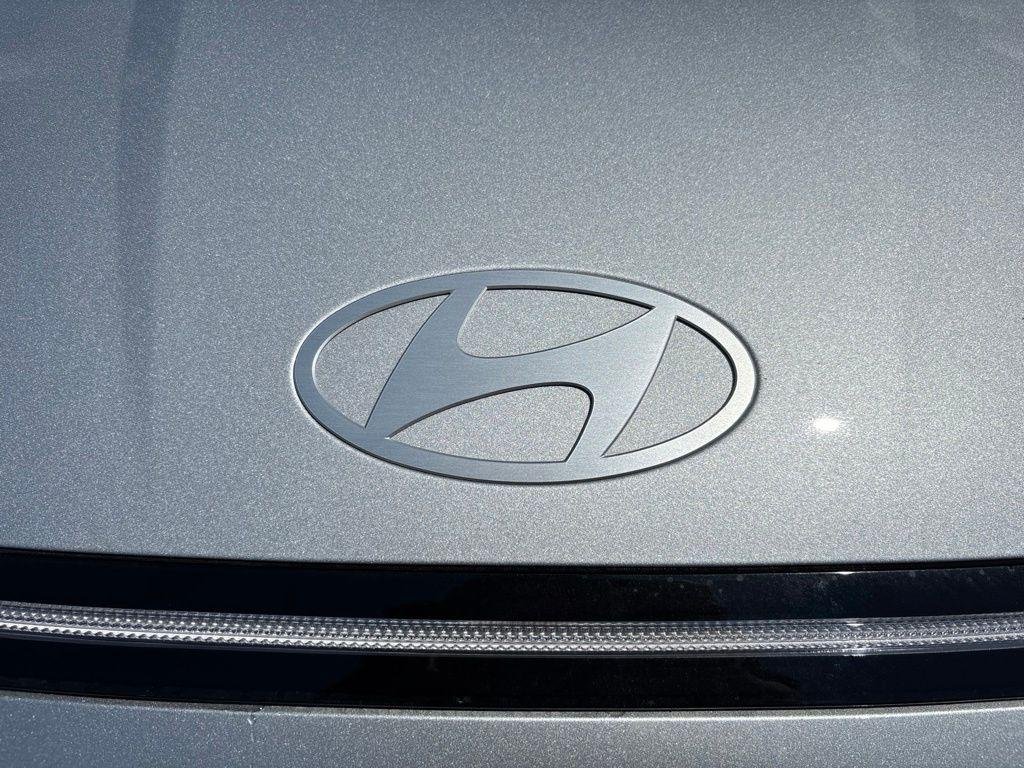 New 2026 Silver Hyundai SE image 9