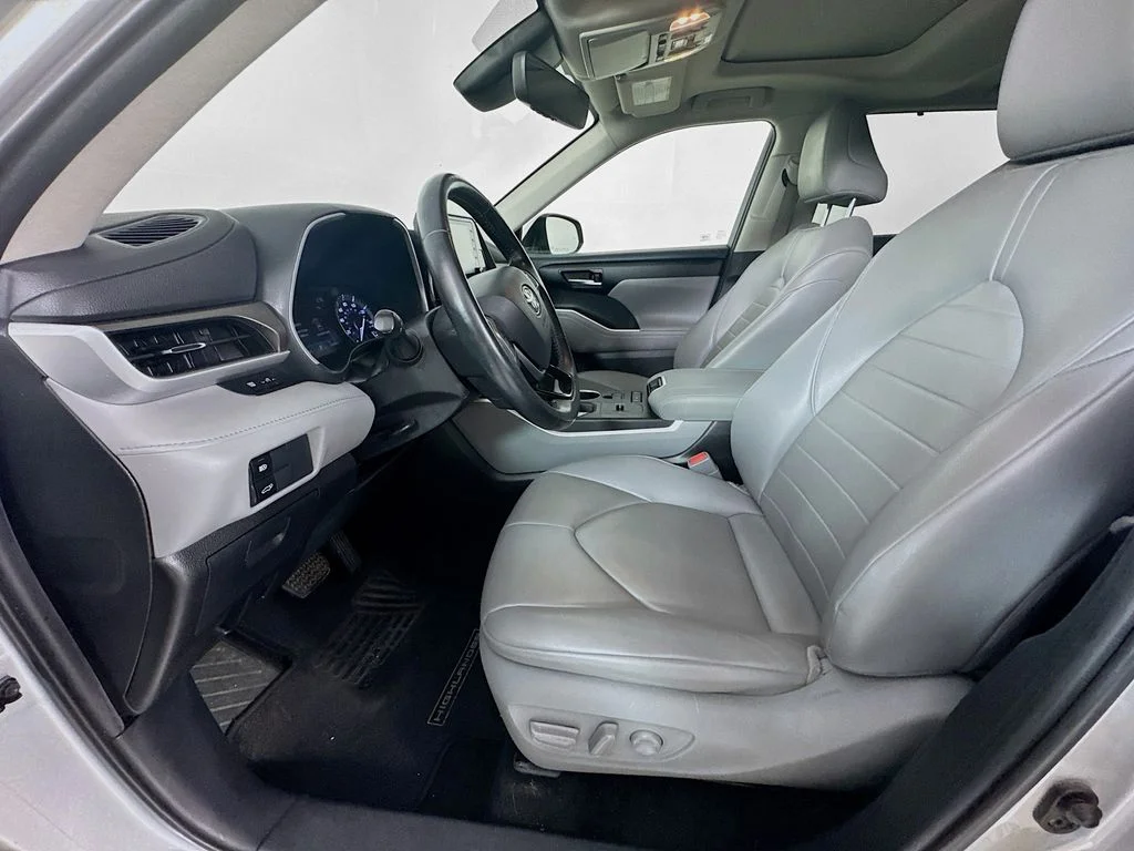 Used 2020 Celestial Silver Metallic Toyota XLE image 25