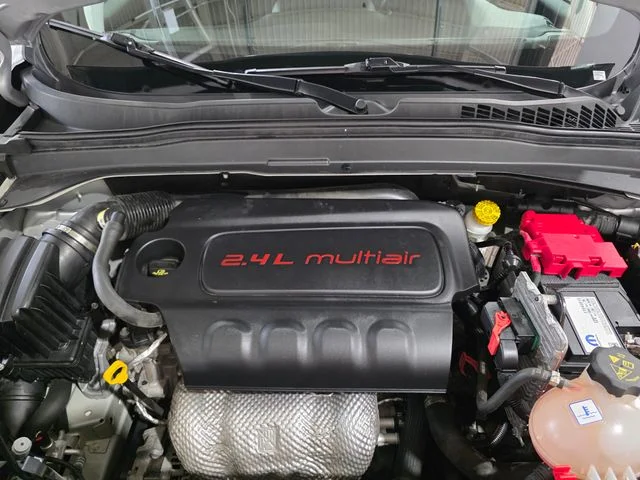 Used 2021 Silver Jeep Latitude image 26