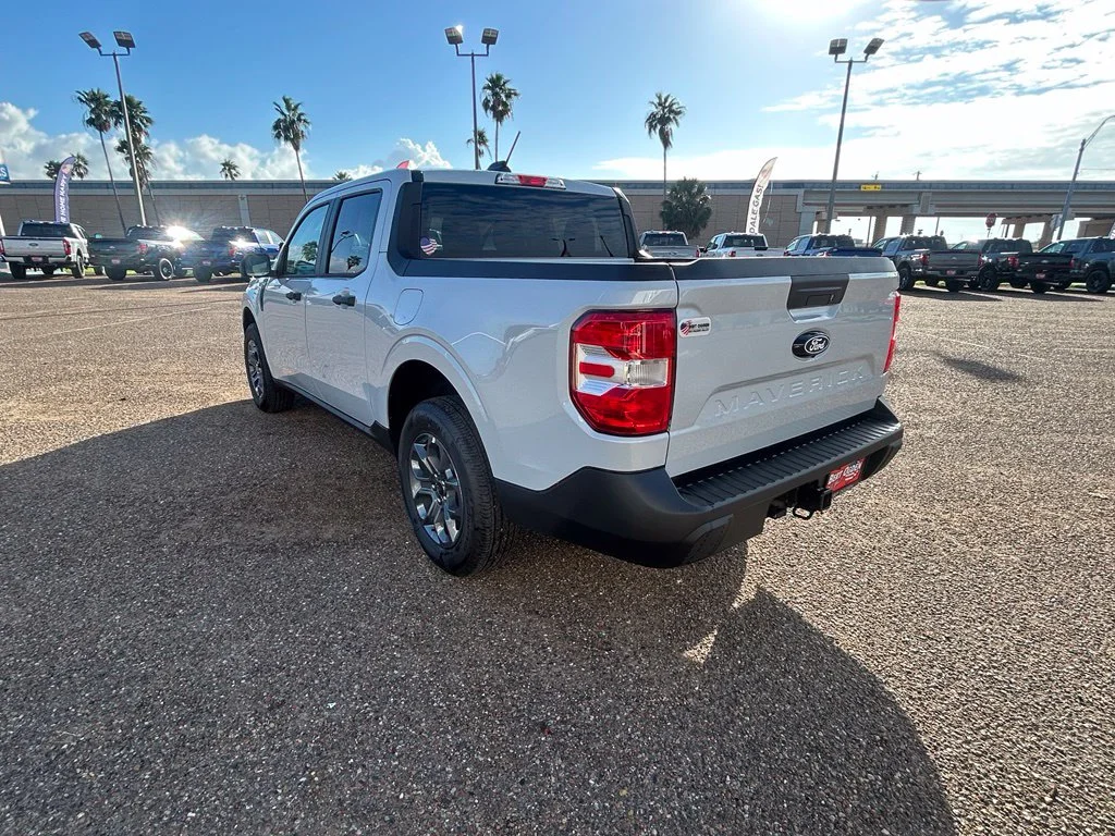 New 2026 Space White Metallic Ford XLT image 5