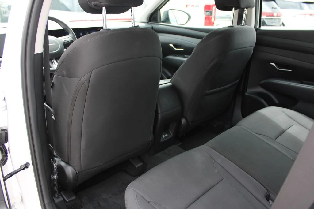 Used 2025 White Hyundai SE image 20