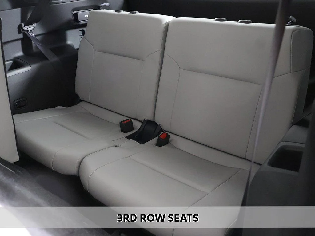 2025 Mitsubishi Outlander SE - Photo 10