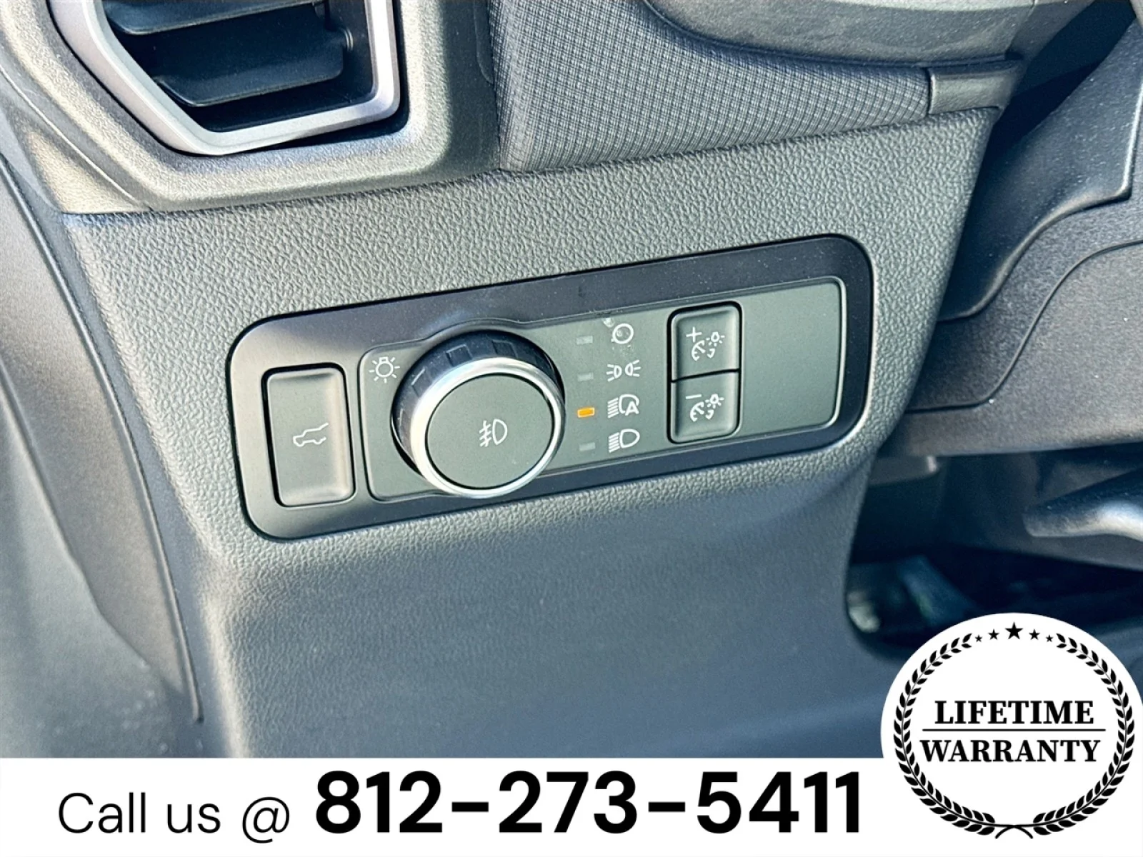 Used 2025 Oxford White Clearcoat Ford Free Wheeling image 10