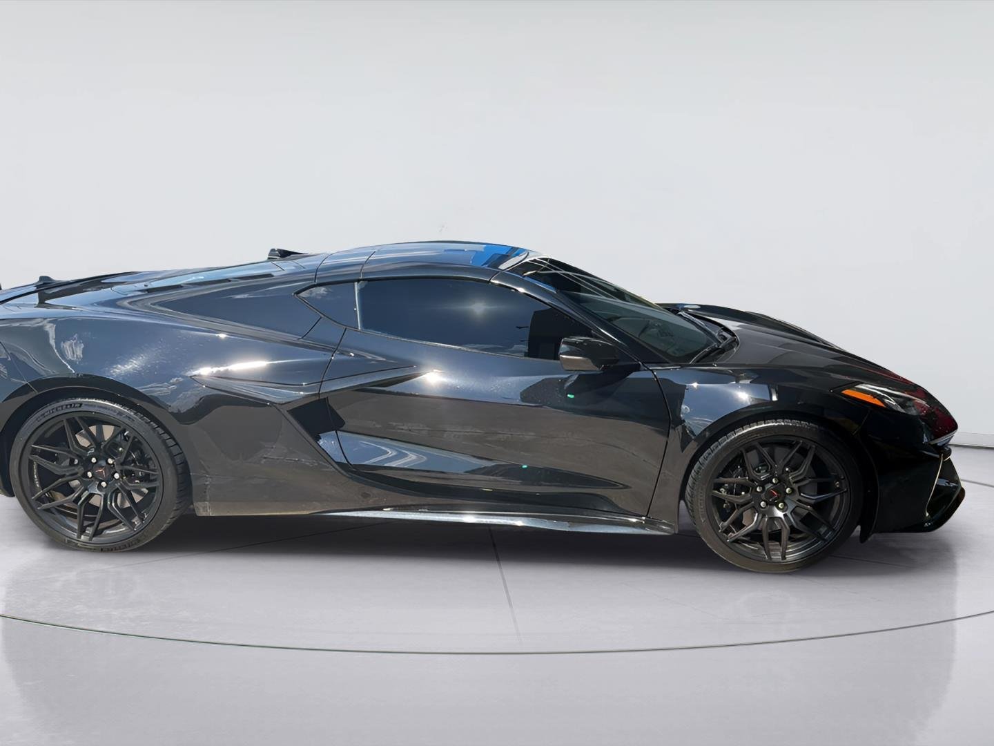 Used 2025 Black Chevrolet 1LZ image 4