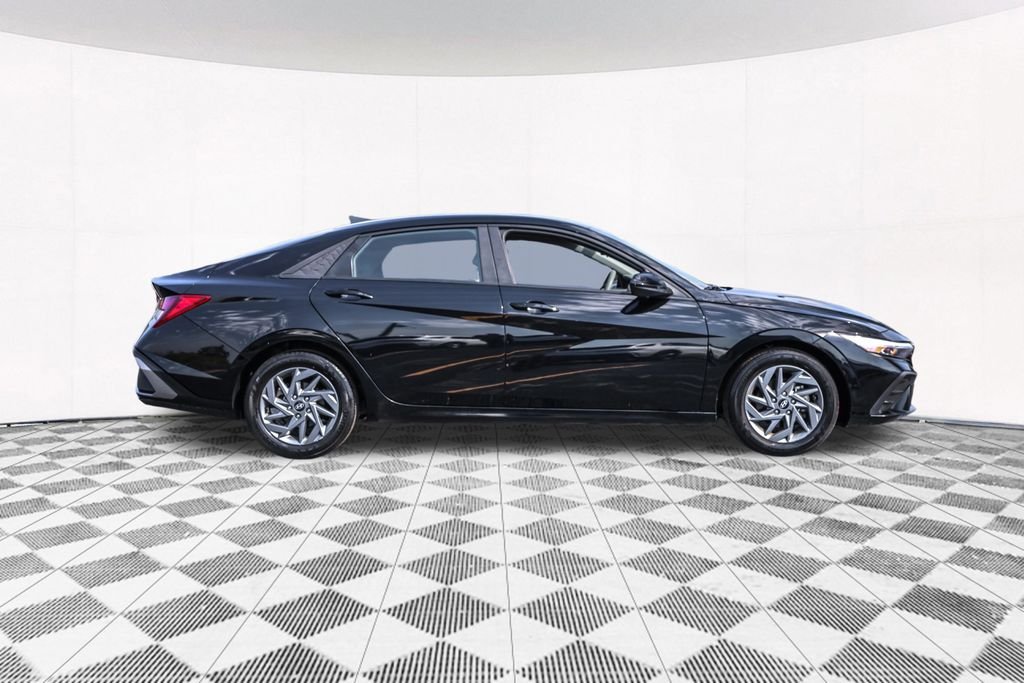 Certified Used 2024 Black Hyundai SEL image 11