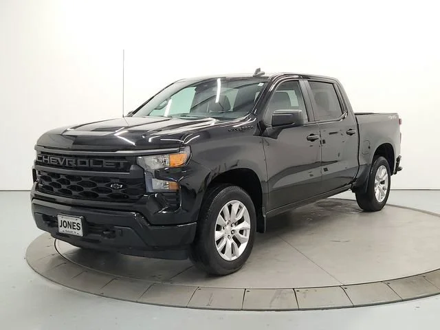 Used 2022 Black Chevrolet Custom image 3
